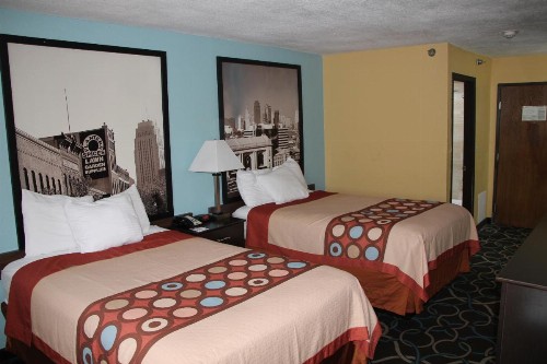 Super 8 by Wyndham Kansas City - image 34