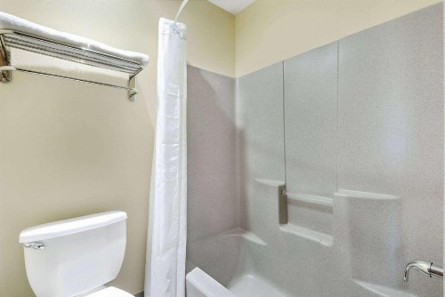 Super 8 by Wyndham Kansas City - image 7