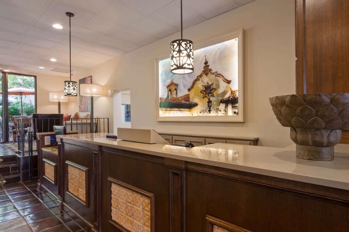 Best Western Plus Seville Plaza Hotel - image 3
