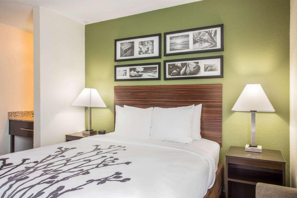Sleep Inn Kansas City International Airport - image 5