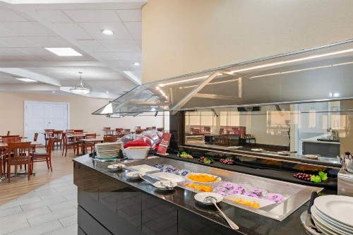 Best Western Premier Kansas City Sports Complex Hotel - image 13
