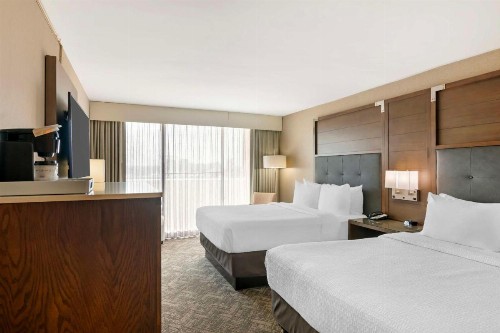 Best Western Premier Kansas City Sports Complex Hotel - image 15