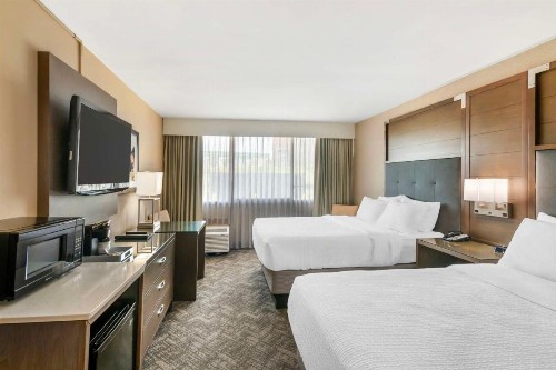 Best Western Premier Kansas City Sports Complex Hotel - image 18