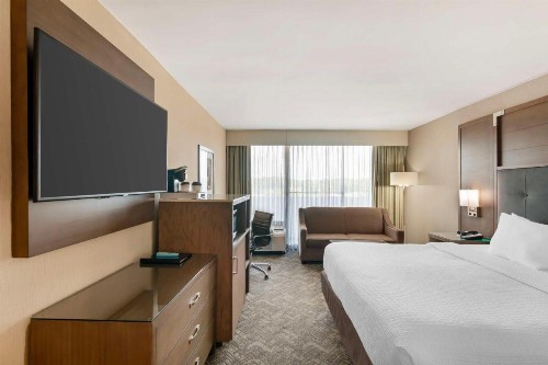 Best Western Premier Kansas City Sports Complex Hotel - image 21