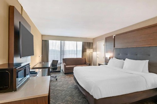 Best Western Premier Kansas City Sports Complex Hotel - image 24