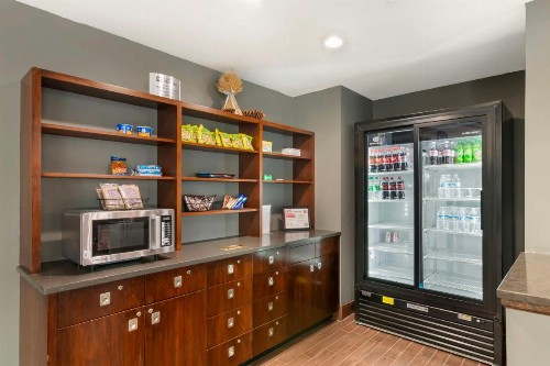 Best Western Premier Kansas City Sports Complex Hotel - image 25