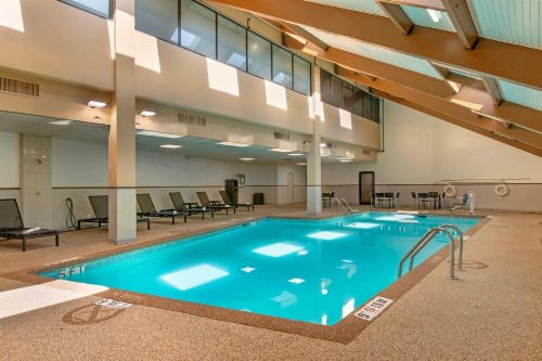 Best Western Premier Kansas City Sports Complex Hotel - image 34