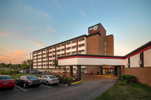 Best Western Premier Kansas City Sports Complex Hotel - image 38