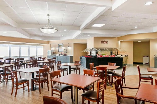 Best Western Premier Kansas City Sports Complex Hotel - image 4