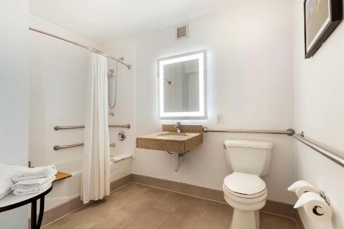 Best Western Premier Kansas City Sports Complex Hotel - image 41