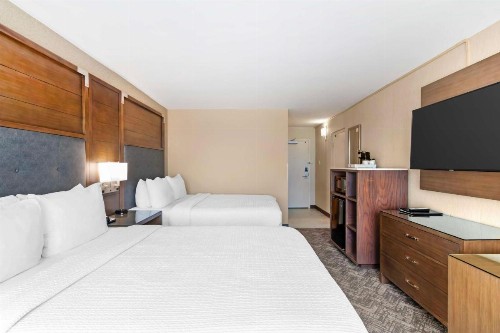 Best Western Premier Kansas City Sports Complex Hotel - image 47