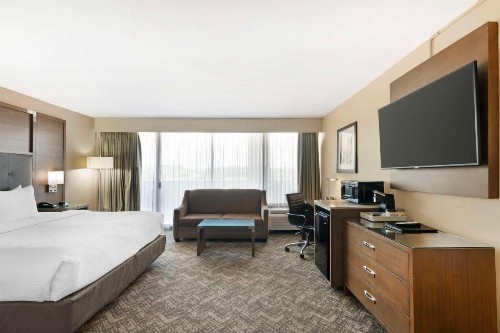 Best Western Premier Kansas City Sports Complex Hotel - image 48