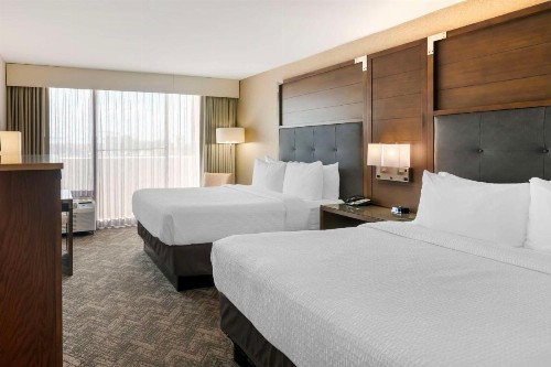 Best Western Premier Kansas City Sports Complex Hotel - image 50