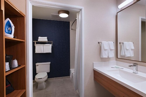 Fairfield Inn & Suites Kansas City Airport - image 13