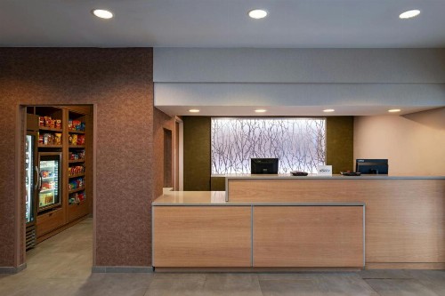 Fairfield Inn & Suites Kansas City Airport - image 2