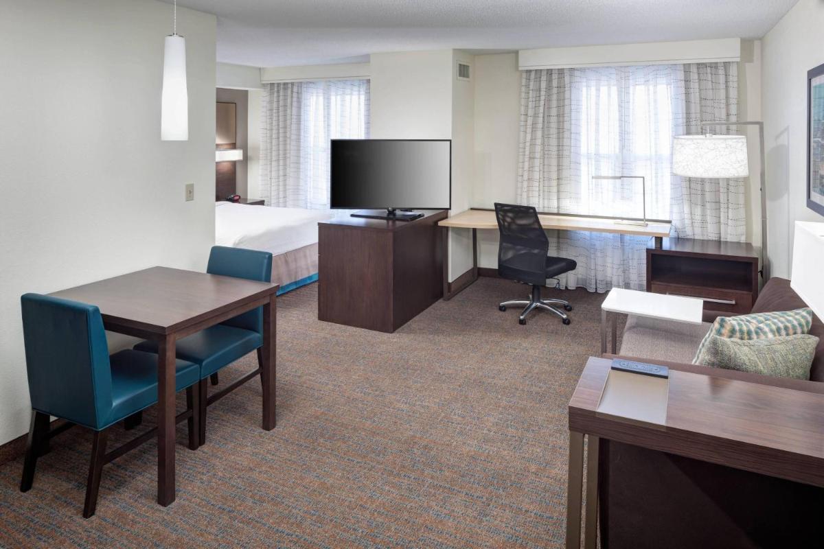 Residence Inn Kansas City Country Club Plaza - image 2