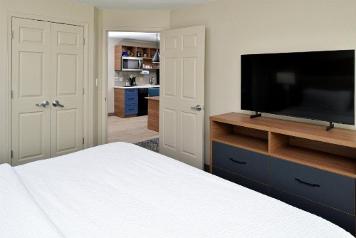 Candlewood Suites Kansas City Northeast an IHG Hotel - image 17