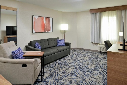 Candlewood Suites Kansas City Northeast an IHG Hotel - image 7