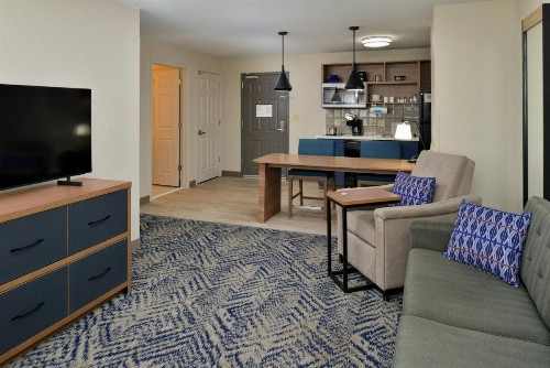 Candlewood Suites Kansas City Northeast an IHG Hotel - image 8