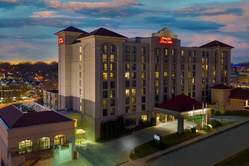 Hampton Inn & Suites Country Club Plaza - image 18