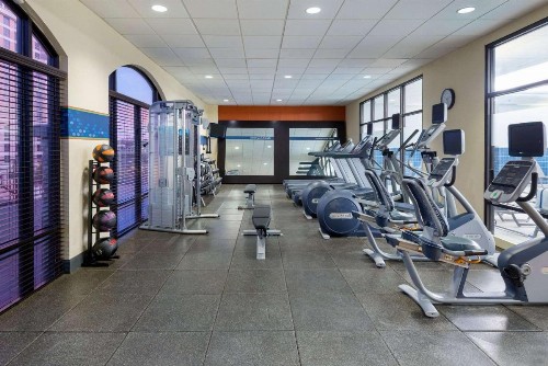 Hampton Inn & Suites Country Club Plaza - image 3