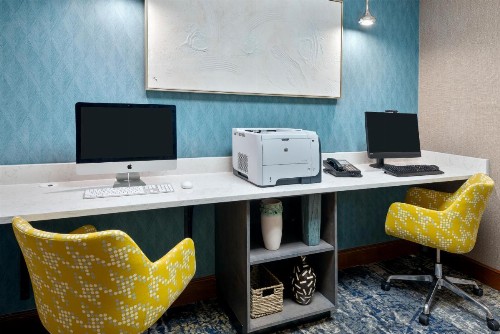 Hampton Inn & Suites Country Club Plaza - image 32