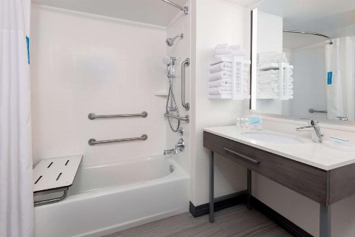 Hampton Inn & Suites Country Club Plaza - image 39