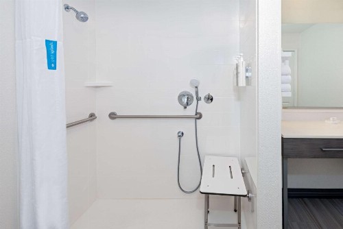 Hampton Inn & Suites Country Club Plaza - image 45