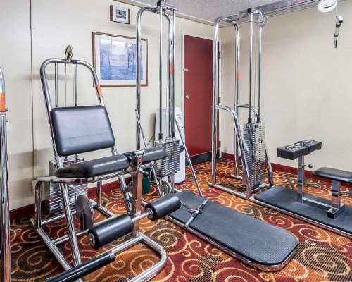 Quality Inn & Suites Kansas City I-435N Near Sports Complex - image 7