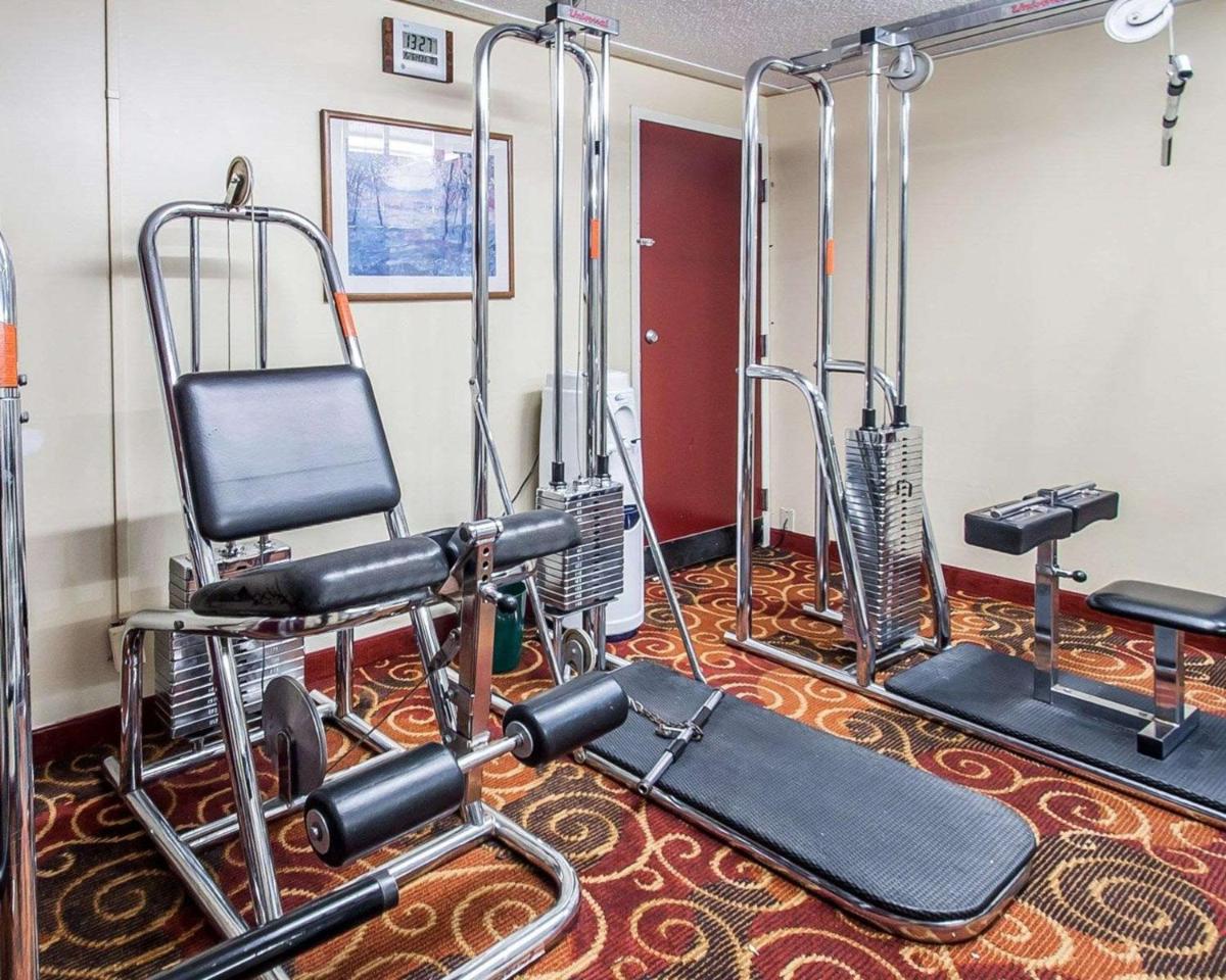 Quality Inn & Suites Kansas City I-435N Near Sports Complex - image 7