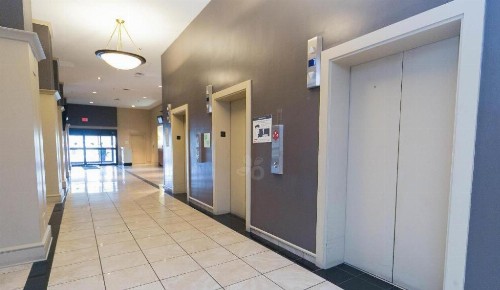 Adams Mark Hotel And Conference Center - image 7