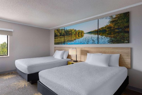 Days Inn & Suites by Wyndham Kansas City - Arrowhead Chiefs Stadium - image 17