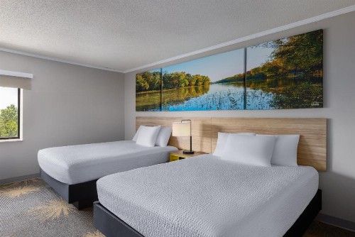 Days Inn & Suites by Wyndham Kansas City - Arrowhead Chiefs Stadium - image 42