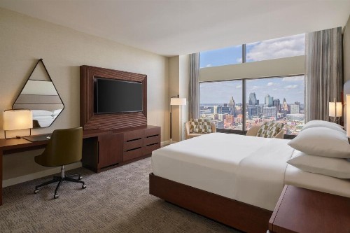Sheraton Kansas City Hotel at Crown Center - image 30