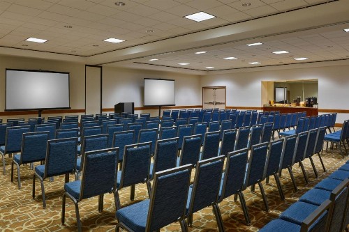 Sheraton Kansas City Hotel at Crown Center - image 35