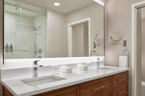 Sheraton Kansas City Hotel at Crown Center - image 37