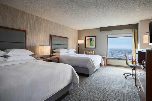 Sheraton Kansas City Hotel at Crown Center - image 6
