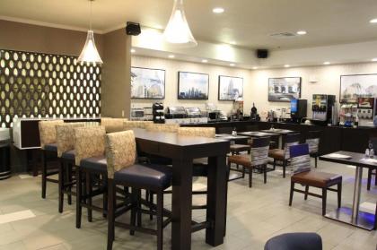 Best Western Plus Kansas City Airport - KCI East - image 9
