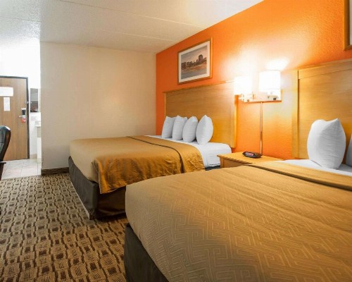 Econo Lodge Kansas City Downtown North - image 10
