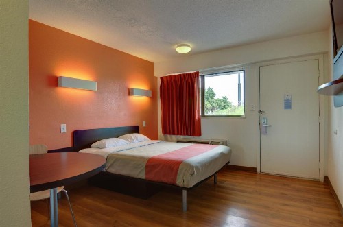 Motel 6-Kansas City MO - image 10