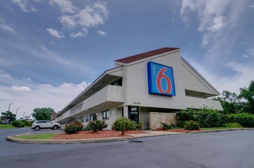 Motel 6-Kansas City MO - image 12