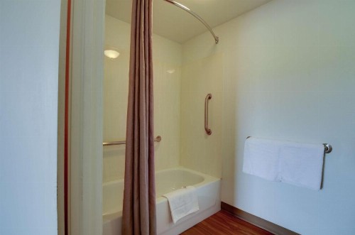 Motel 6-Kansas City MO - image 14