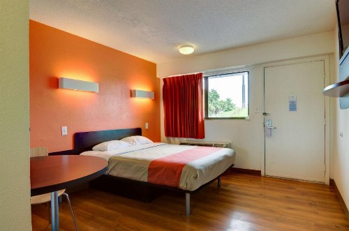 Motel 6-Kansas City MO - image 27