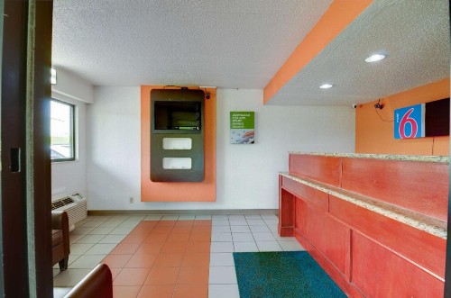 Motel 6-Kansas City MO - image 41