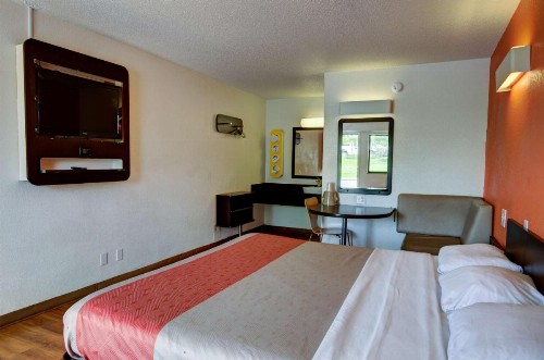 Motel 6-Kansas City MO - image 45