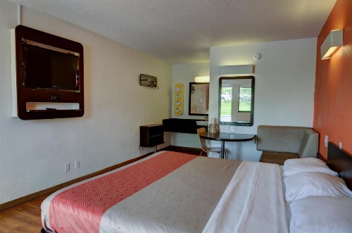 Motel 6-Kansas City MO - image 6
