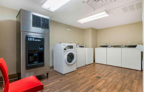 Extended Stay America Suites - Kansas City - Country Club Plaza - image 10