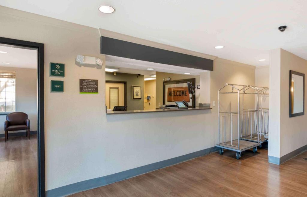 Extended Stay America Suites - Kansas City - Country Club Plaza - image 2
