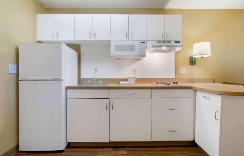 Extended Stay America Suites - Kansas City - Country Club Plaza - image 31