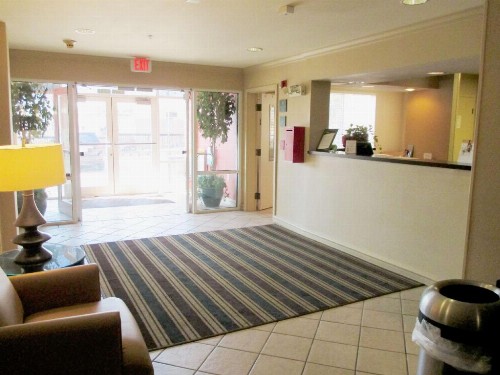 Extended Stay America Suites - Kansas City - Country Club Plaza - image 6